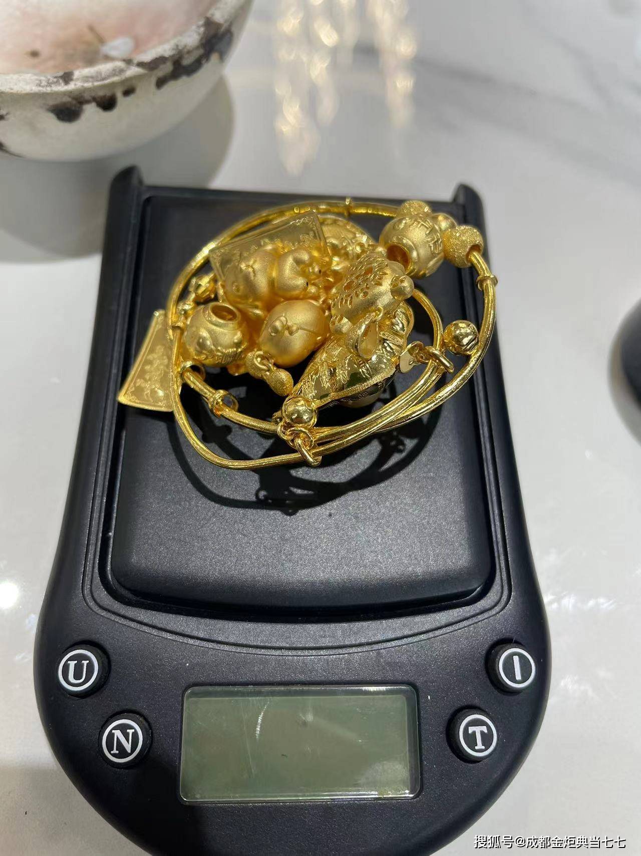 广东最新24小时上门回收金价方法分析(最方便真实的广东24小时上门回收黄金方法)